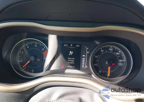 2016 Jeep Cherokee Latitude z USA, uszkodzony, nr VIN 1C4PJMCB0GW193600